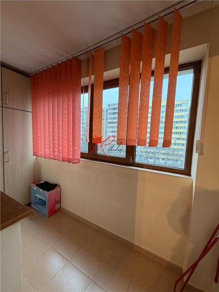 Obor, vanzare apartament 2 camere decomandat.